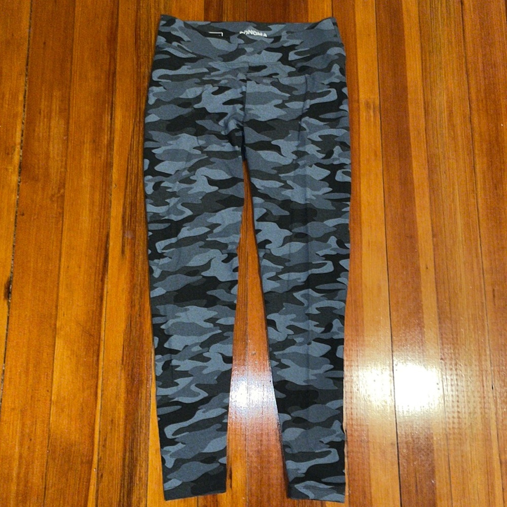 Camo print leggings